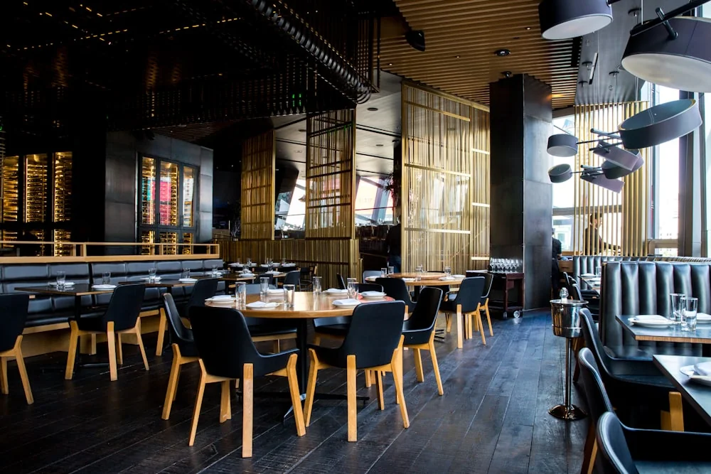 Restaurantes: Recepción de Reservas y Consultas de Menú 24/7
