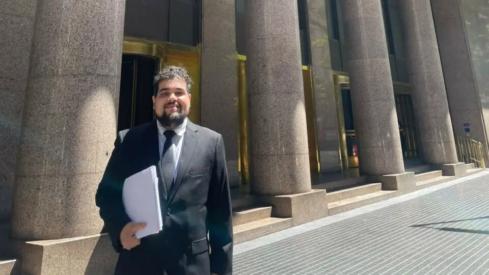Rodrigo Aunins en la imagen de la publicación del Clúster